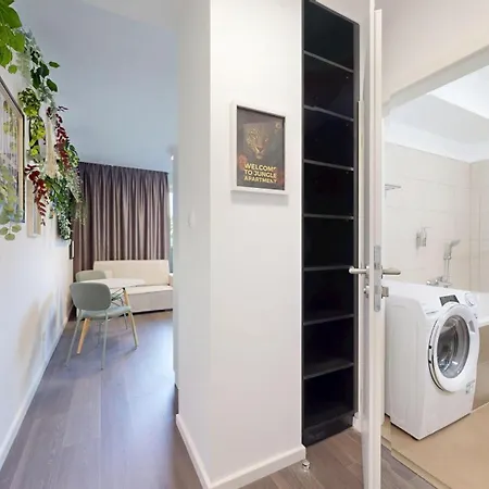 Jungle In Centre W Ac * Pozsony